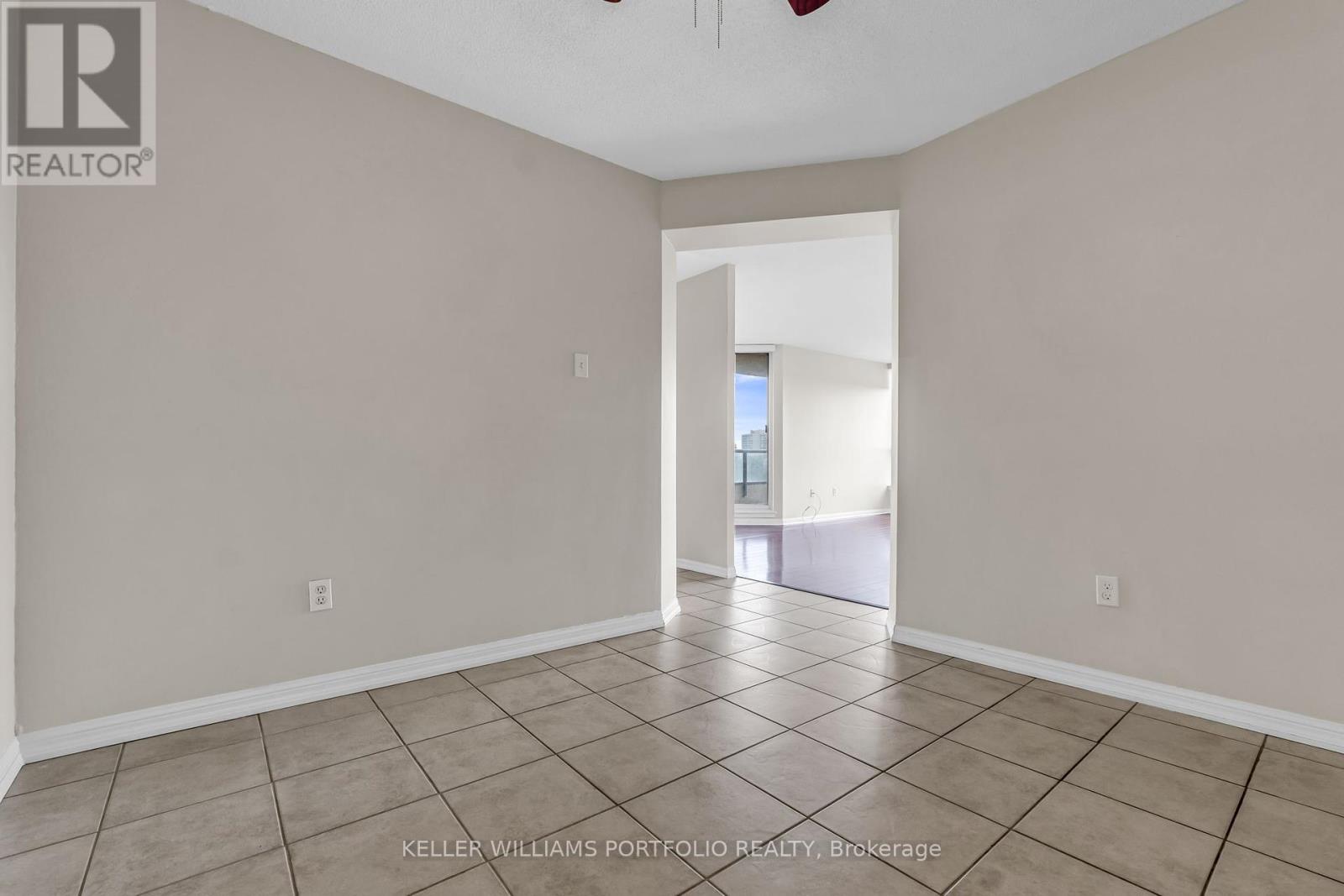 501 - 10 Laurelcrest Street, Brampton, Ontario  L6S 5Y3 - Photo 9 - W12409507
