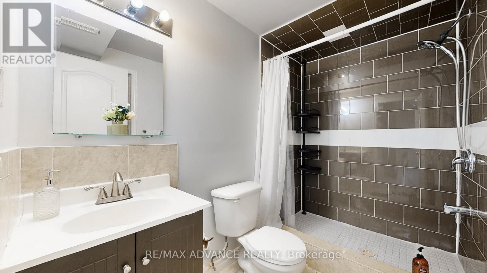7560 Black Walnut Trail, Mississauga, Ontario  L5N 8A9 - Photo 38 - W12409532