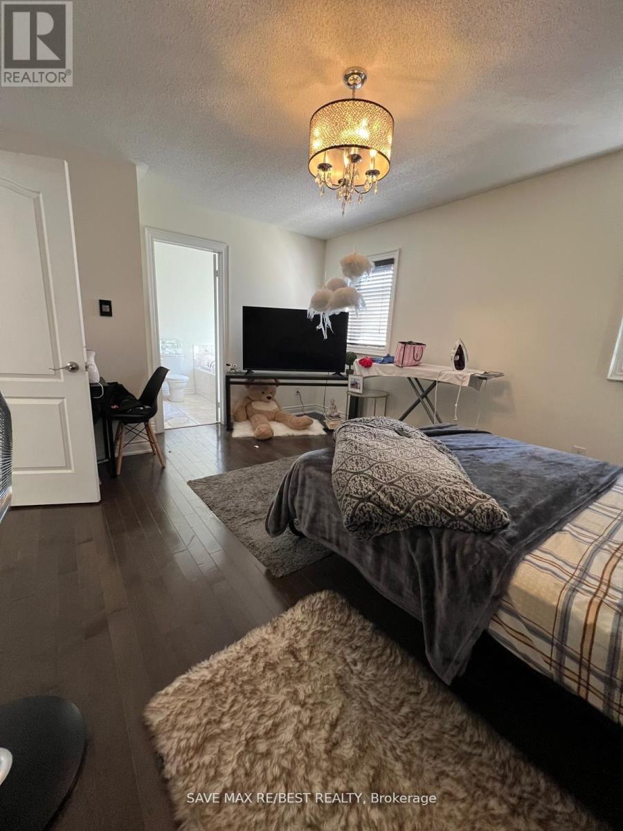 Upper - 70 Boundbrook Drive, Brampton, Ontario  L7A 0L9 - Photo 10 - W12409542