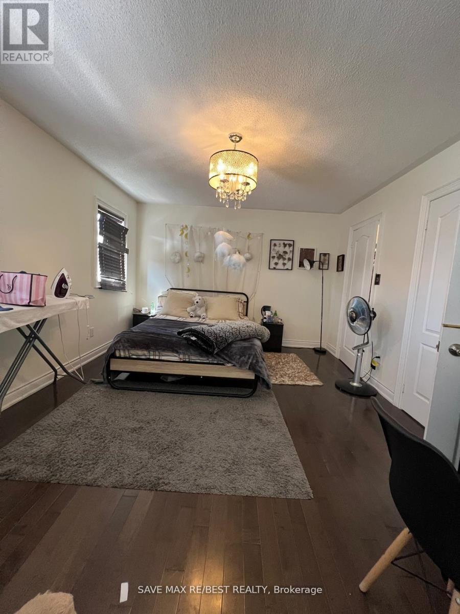 Upper - 70 Boundbrook Drive, Brampton, Ontario  L7A 0L9 - Photo 11 - W12409542