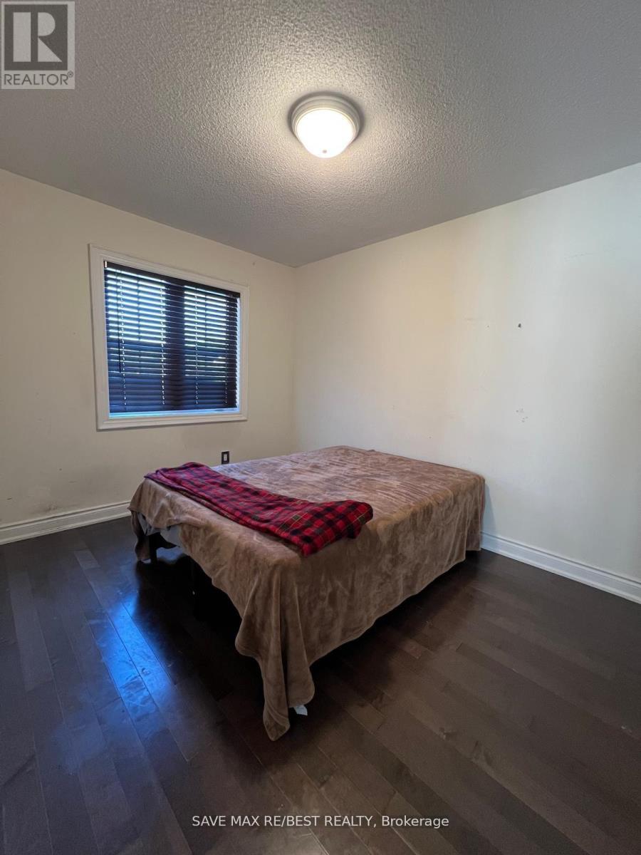 Upper - 70 Boundbrook Drive, Brampton, Ontario  L7A 0L9 - Photo 12 - W12409542