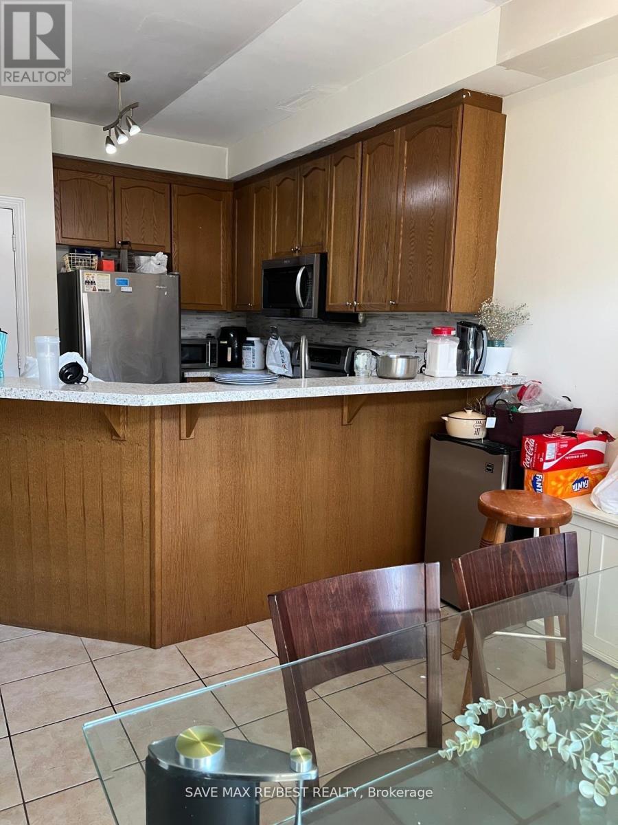 Upper - 70 Boundbrook Drive, Brampton, Ontario  L7A 0L9 - Photo 4 - W12409542