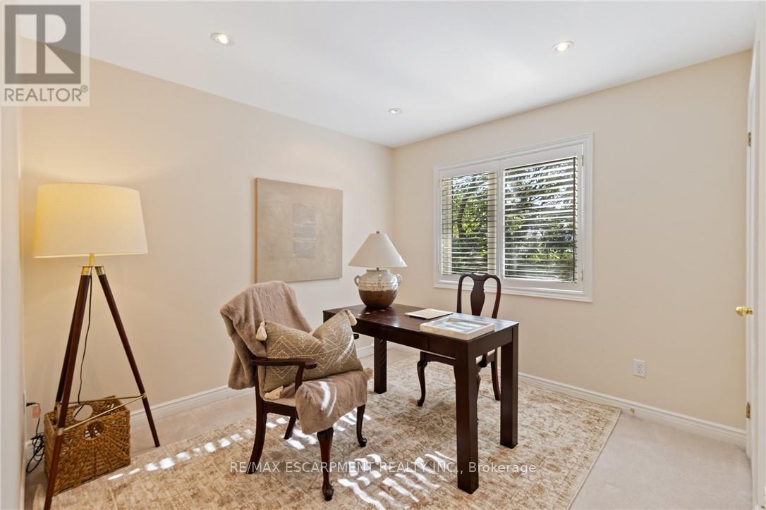 126 Brant Street, Oakville, Ontario  L6K 3X6 - Photo 30 - W12409547