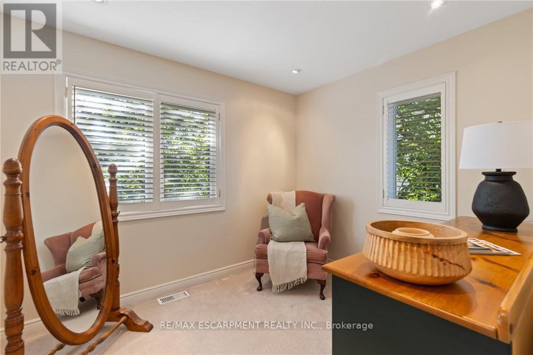 126 Brant Street, Oakville, Ontario  L6K 3X6 - Photo 31 - W12409547