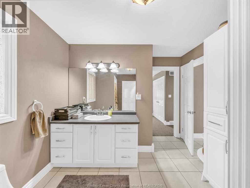 770 Point Pelee Dr, Leamington, Ontario  N8H 3V4 - Photo 14 - 25023726