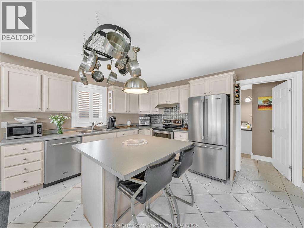 770 Point Pelee Dr, Leamington, Ontario  N8H 3V4 - Photo 8 - 25023726
