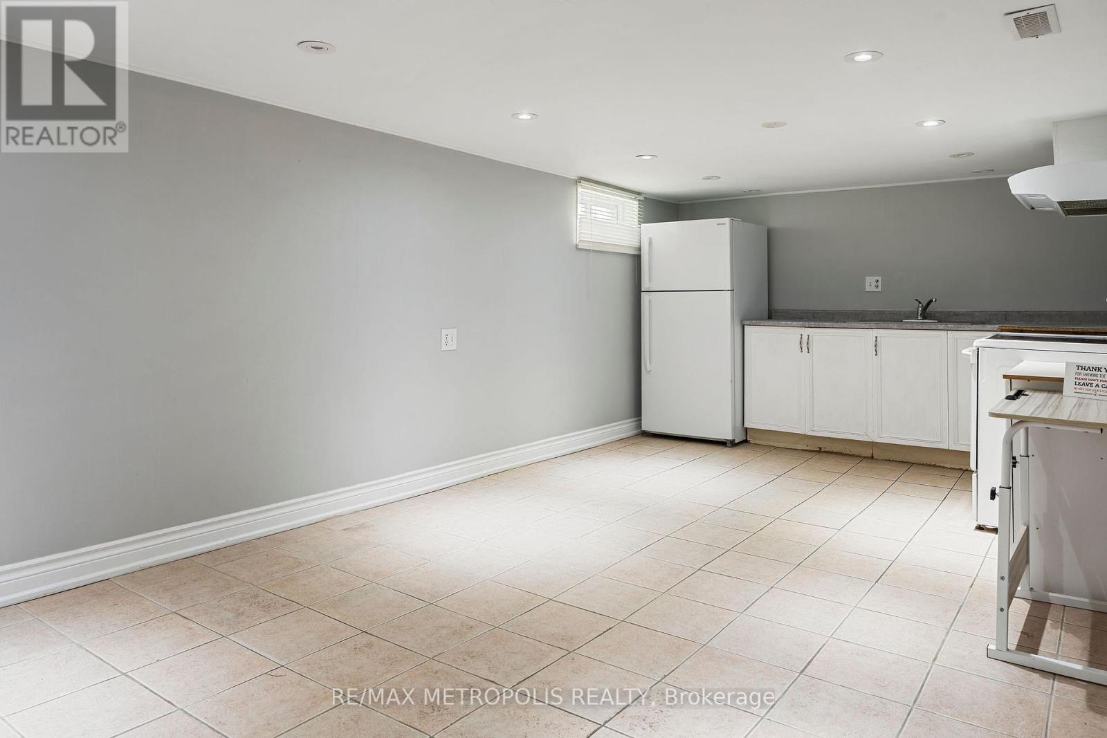 Bsmt - 855 Grierson Street, Oshawa, Ontario  L1G 5K1 - Photo 10 - E12409603