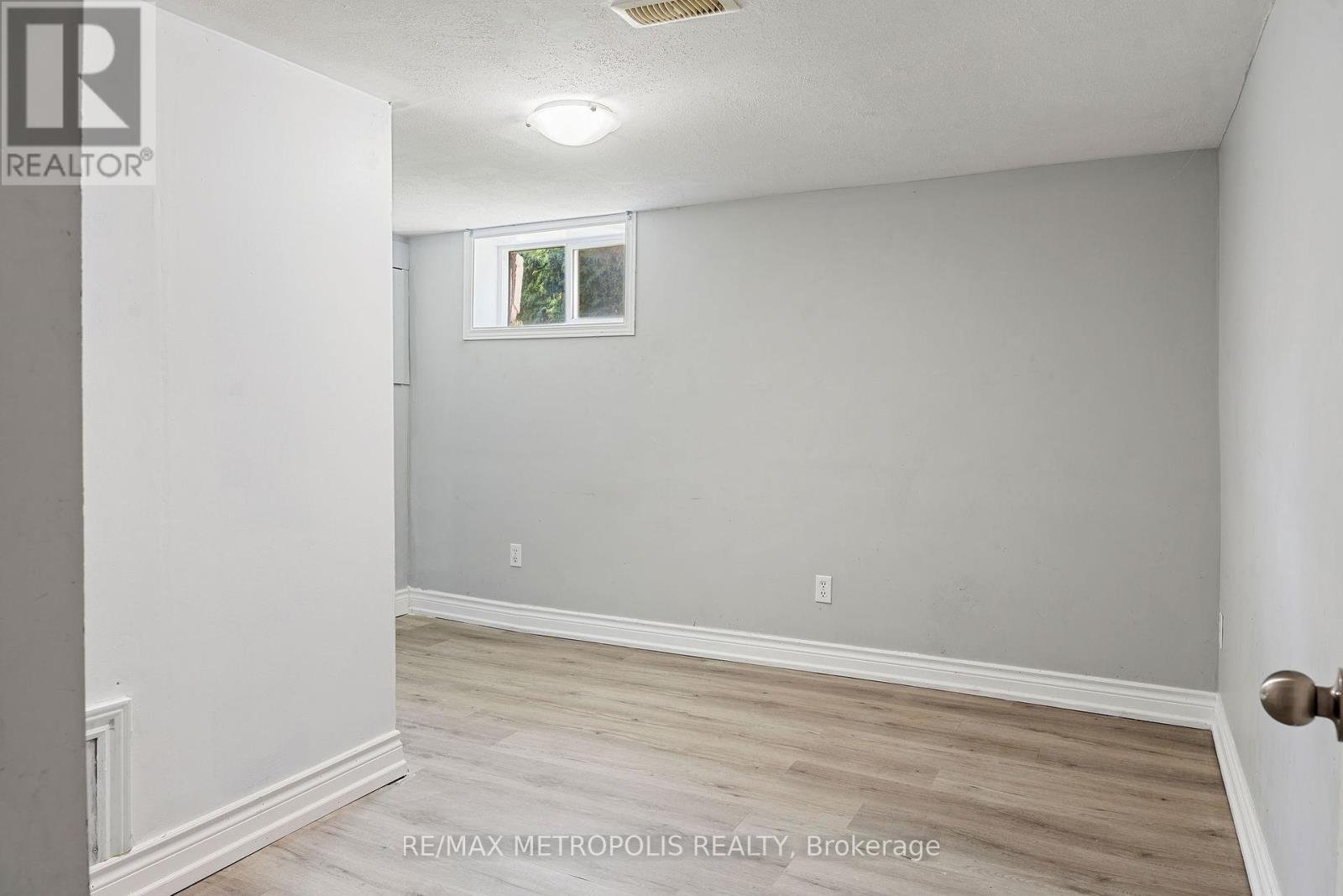 Bsmt - 855 Grierson Street, Oshawa, Ontario  L1G 5K1 - Photo 8 - E12409603