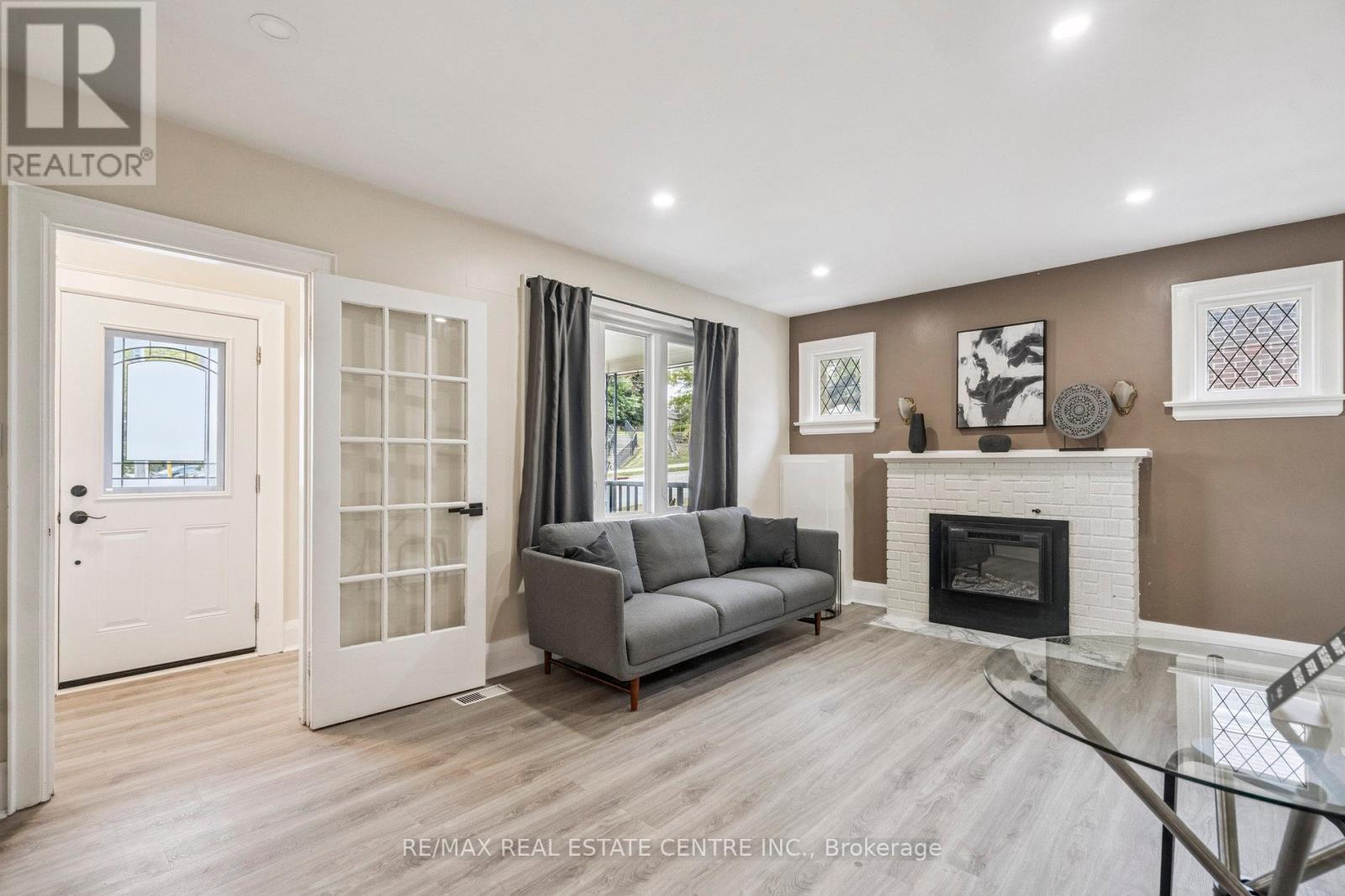 196 Silvercreek Parkway S, Guelph, Ontario  N1H 3S7 - Photo 10 - X12409458