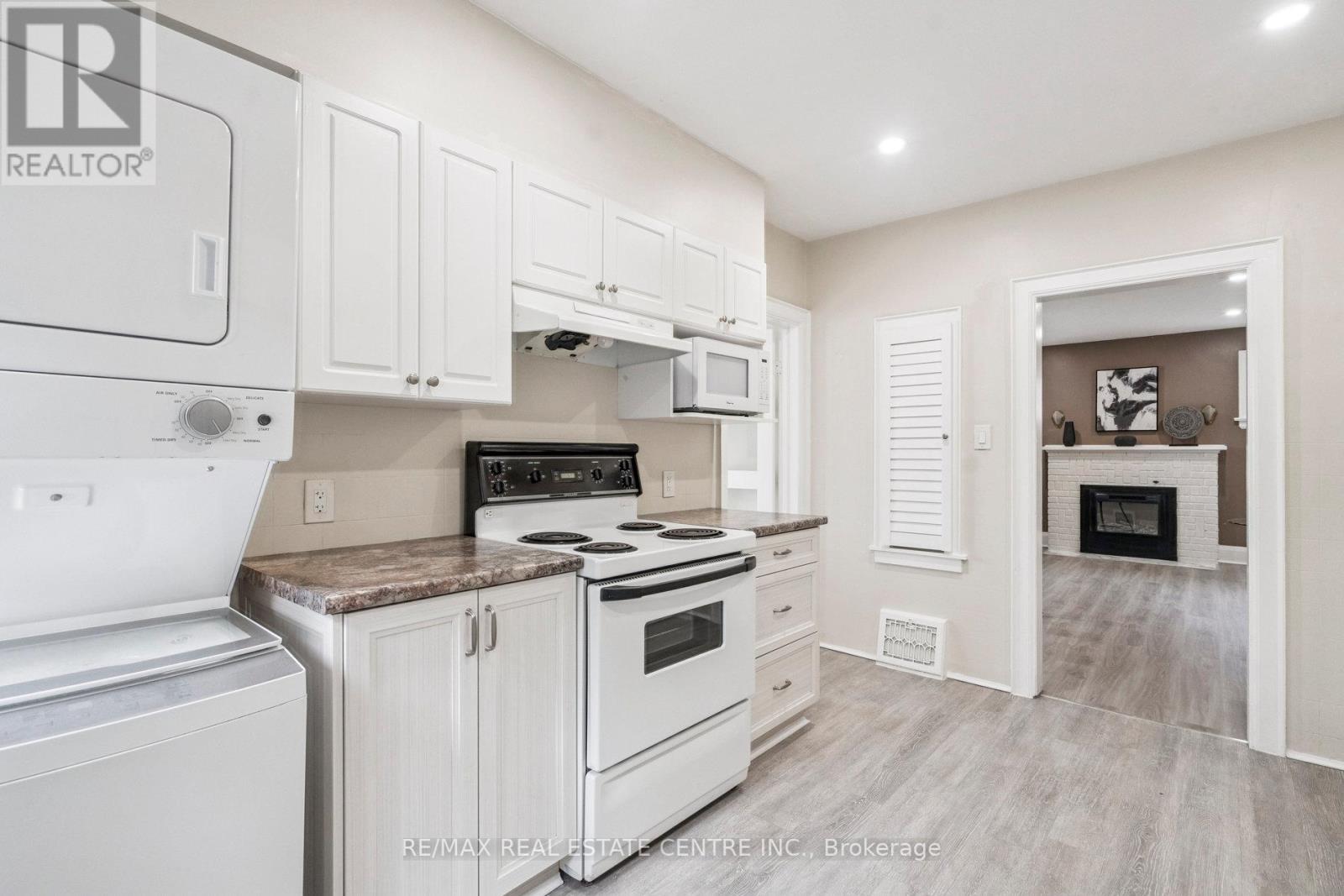 196 Silvercreek Parkway S, Guelph, Ontario  N1H 3S7 - Photo 15 - X12409458