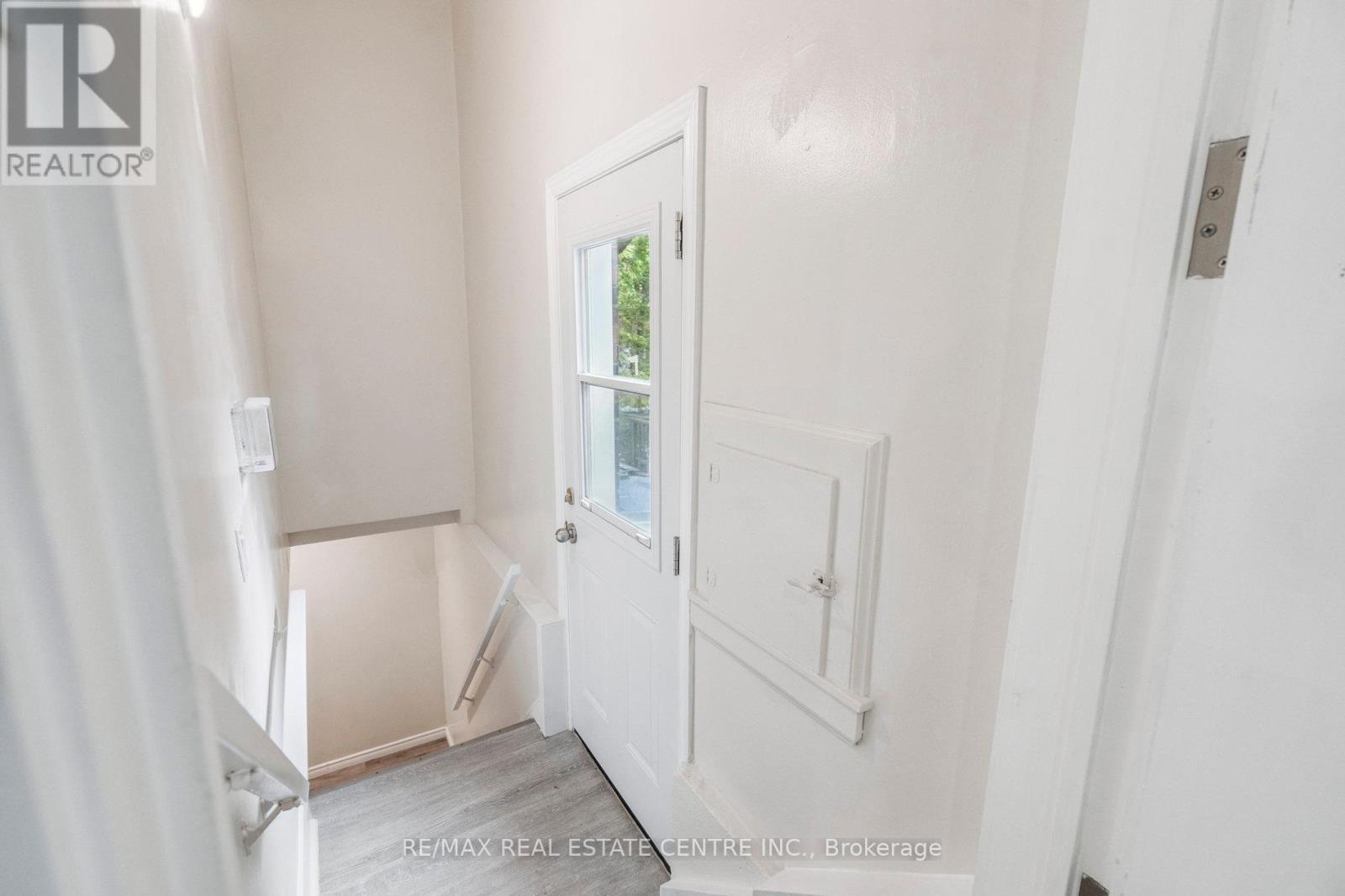 196 Silvercreek Parkway S, Guelph, Ontario  N1H 3S7 - Photo 18 - X12409458