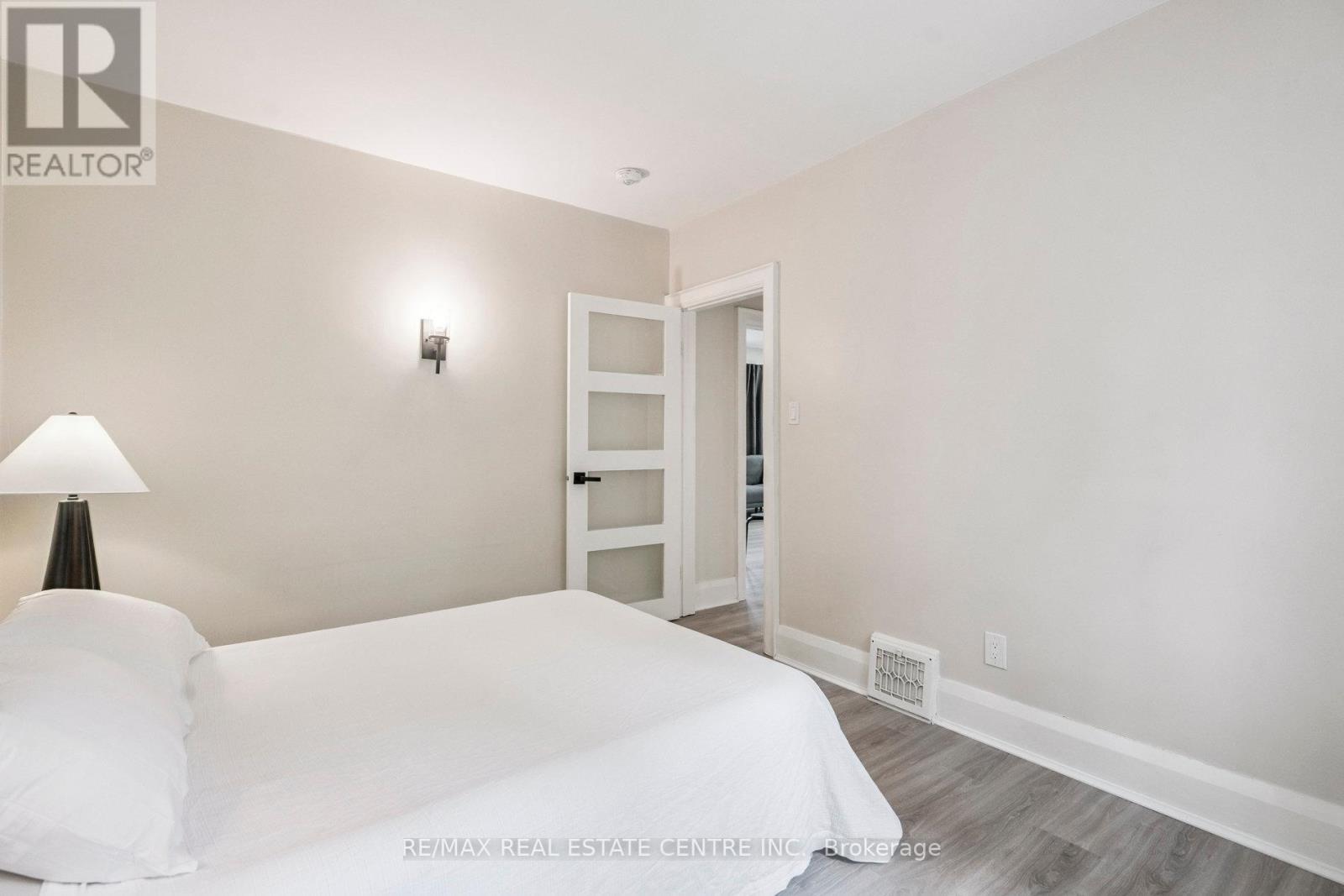 196 Silvercreek Parkway S, Guelph, Ontario  N1H 3S7 - Photo 25 - X12409458