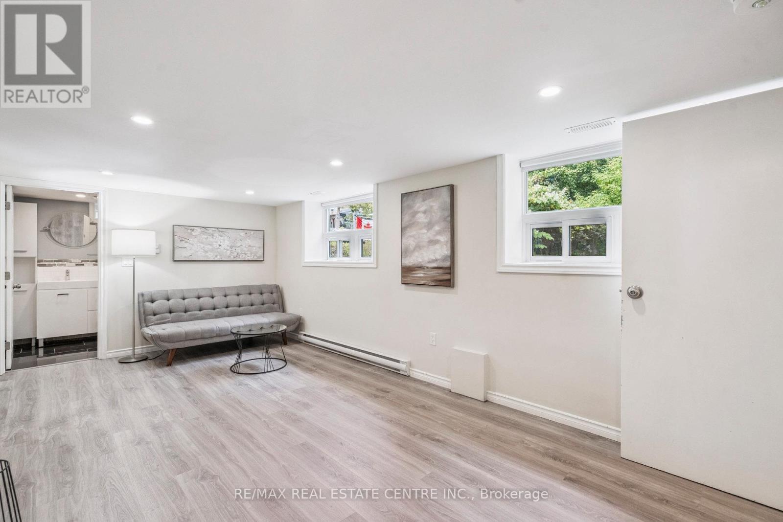 196 Silvercreek Parkway S, Guelph, Ontario  N1H 3S7 - Photo 27 - X12409458