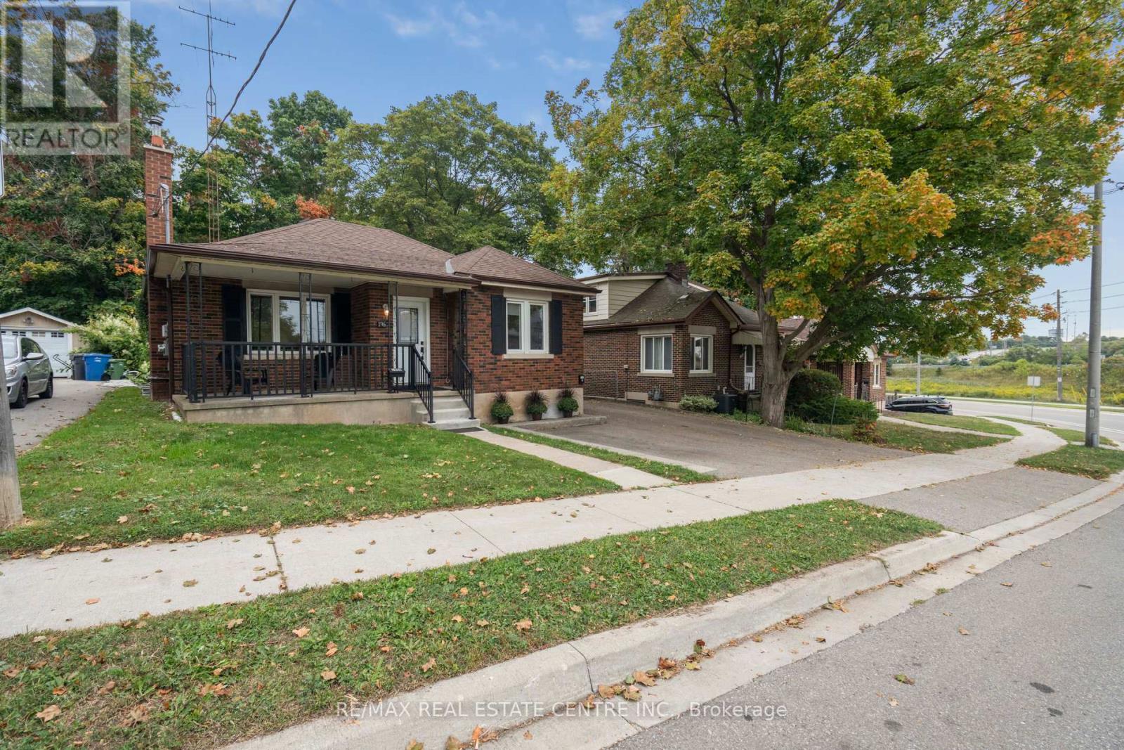 196 Silvercreek Parkway S, Guelph, Ontario  N1H 3S7 - Photo 3 - X12409458