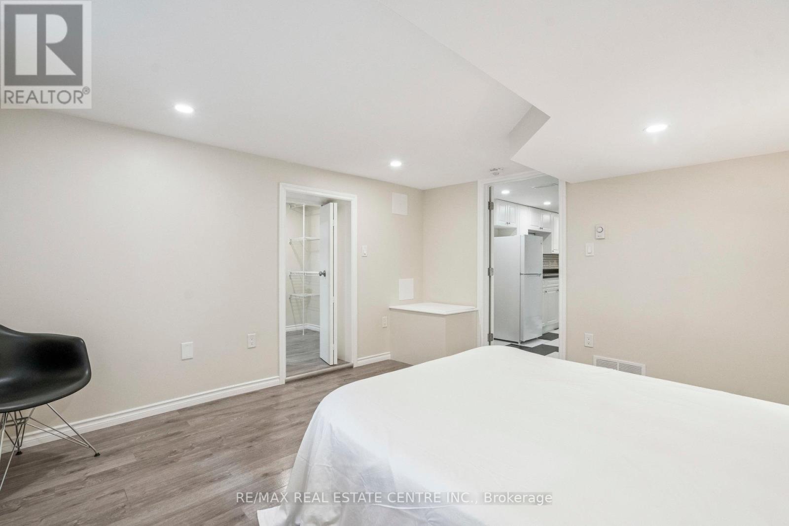 196 Silvercreek Parkway S, Guelph, Ontario  N1H 3S7 - Photo 33 - X12409458
