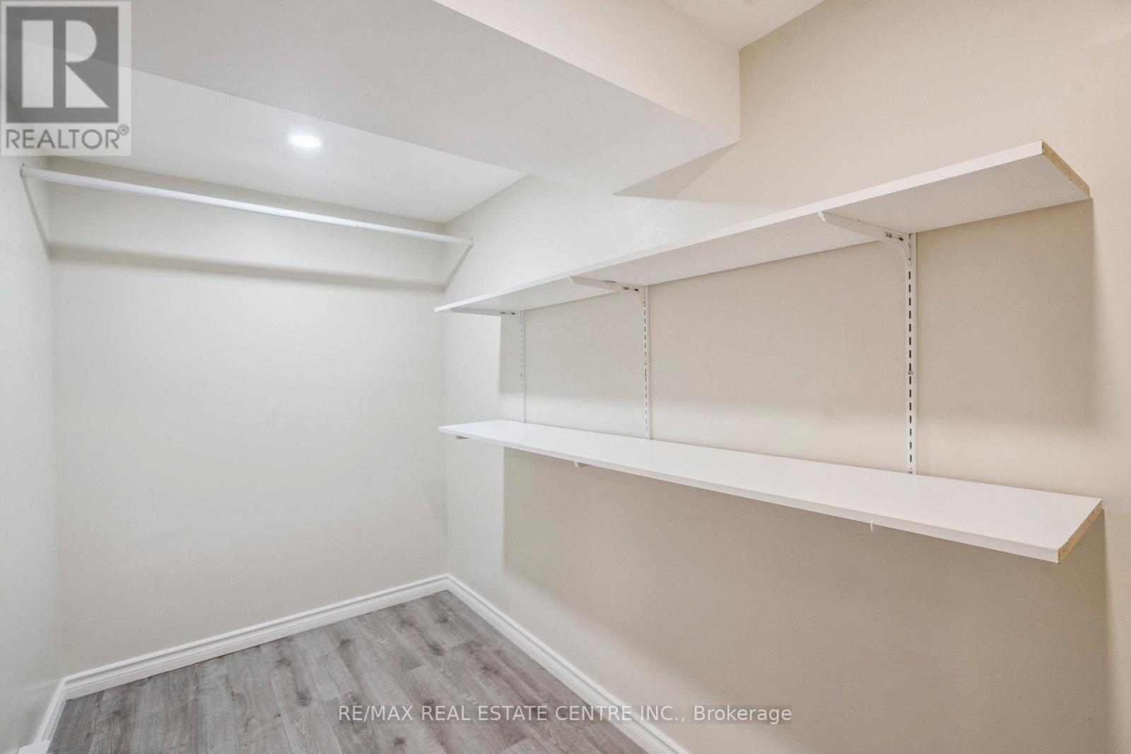 196 Silvercreek Parkway S, Guelph, Ontario  N1H 3S7 - Photo 35 - X12409458
