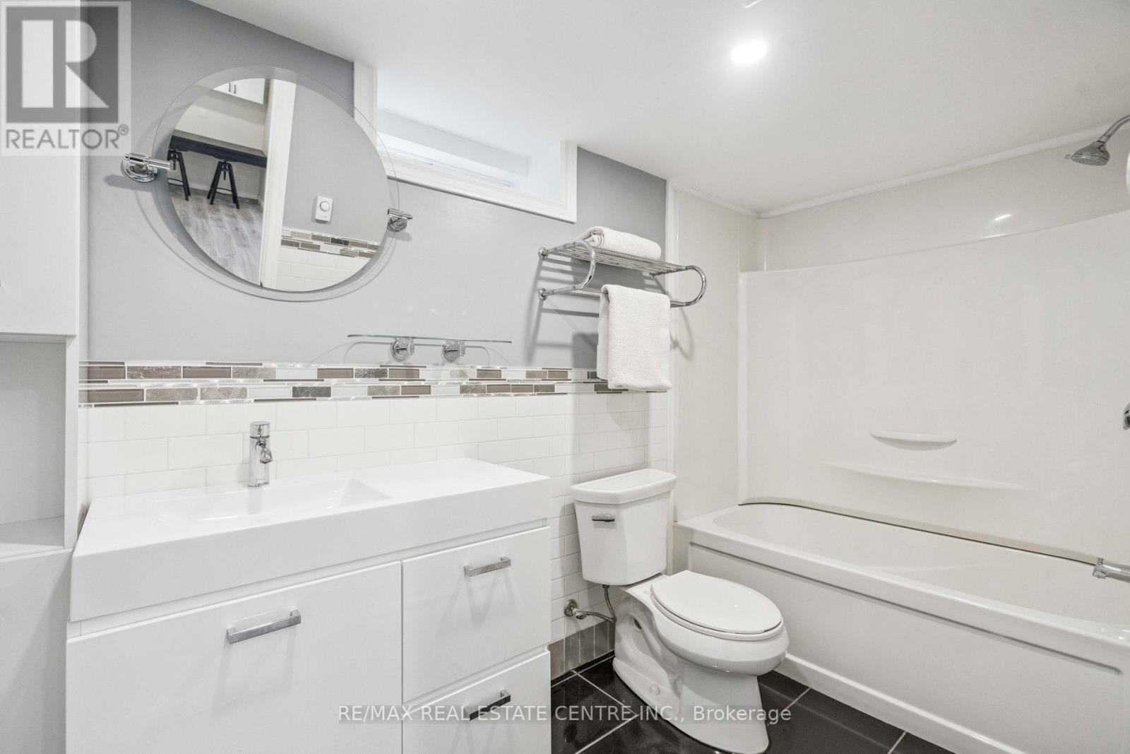 196 Silvercreek Parkway S, Guelph, Ontario  N1H 3S7 - Photo 36 - X12409458
