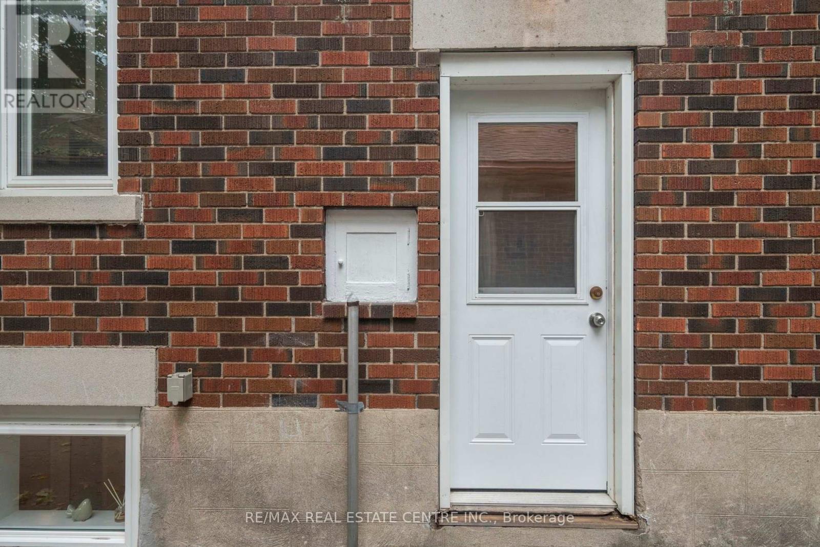 196 Silvercreek Parkway S, Guelph, Ontario  N1H 3S7 - Photo 37 - X12409458
