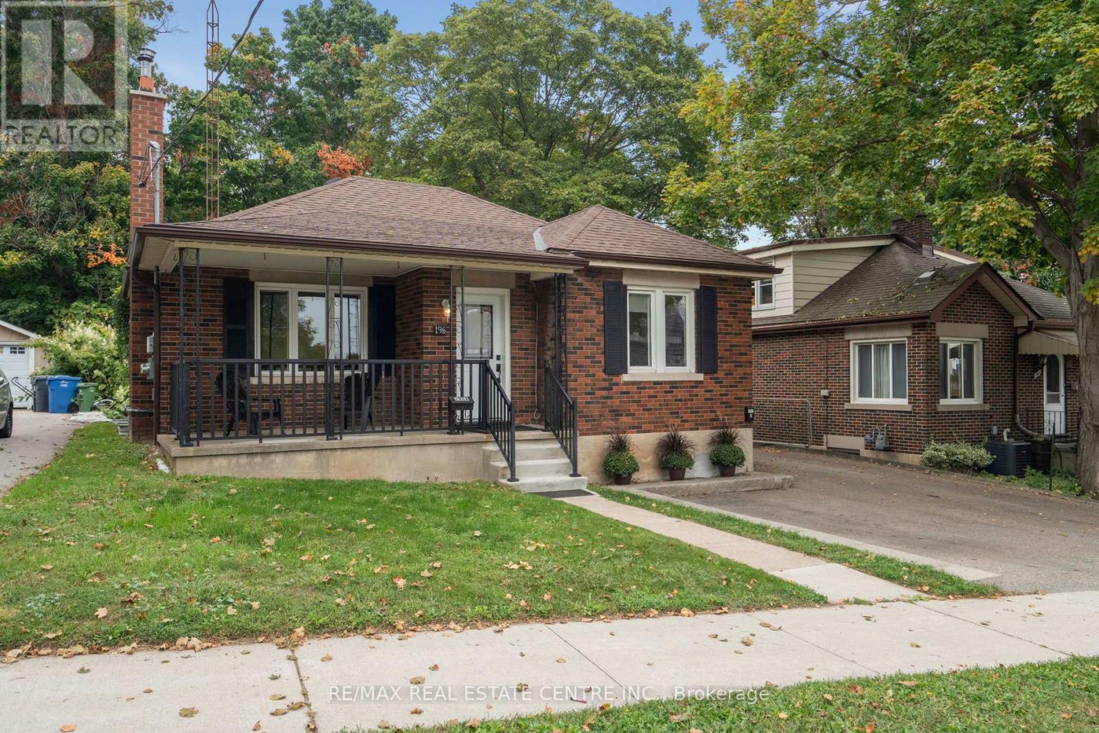 196 Silvercreek Parkway S, Guelph, Ontario  N1H 3S7 - Photo 4 - X12409458