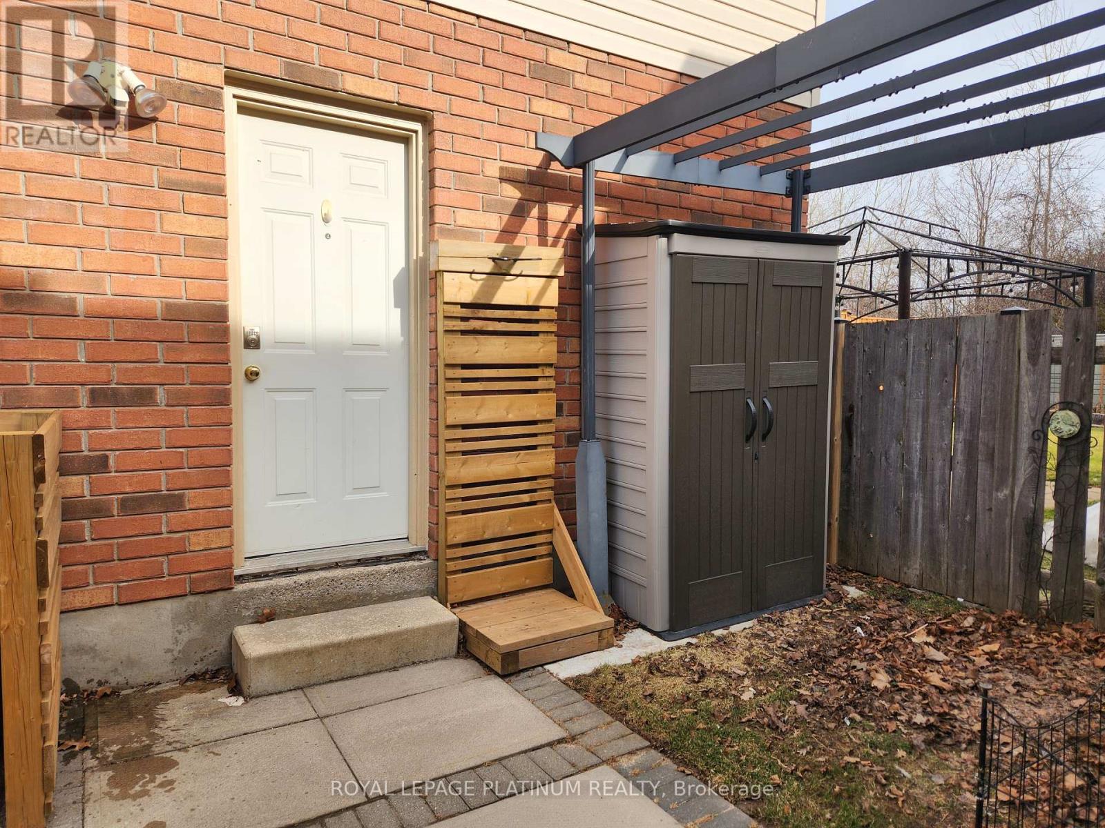 41 Milson Crescent, Guelph, Ontario  N1C 1G9 - Photo 4 - X12409460