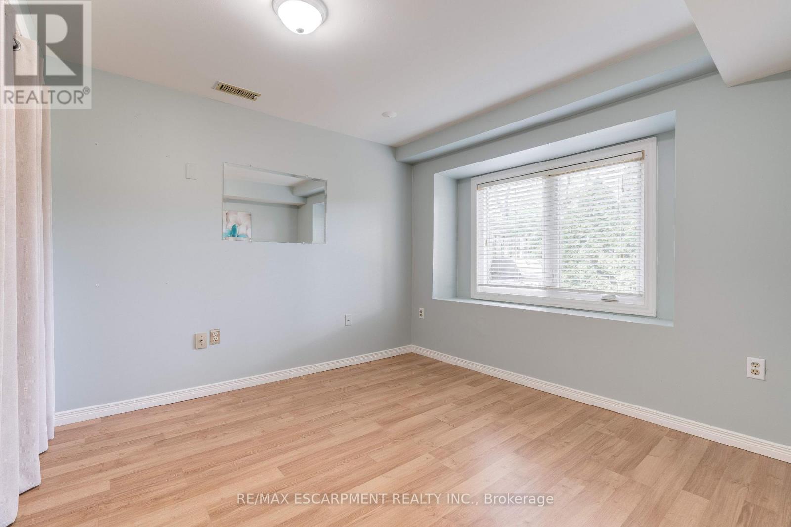 10 - 2774 King Street E, Hamilton, Ontario  L8G 1J4 - Photo 34 - X12409463