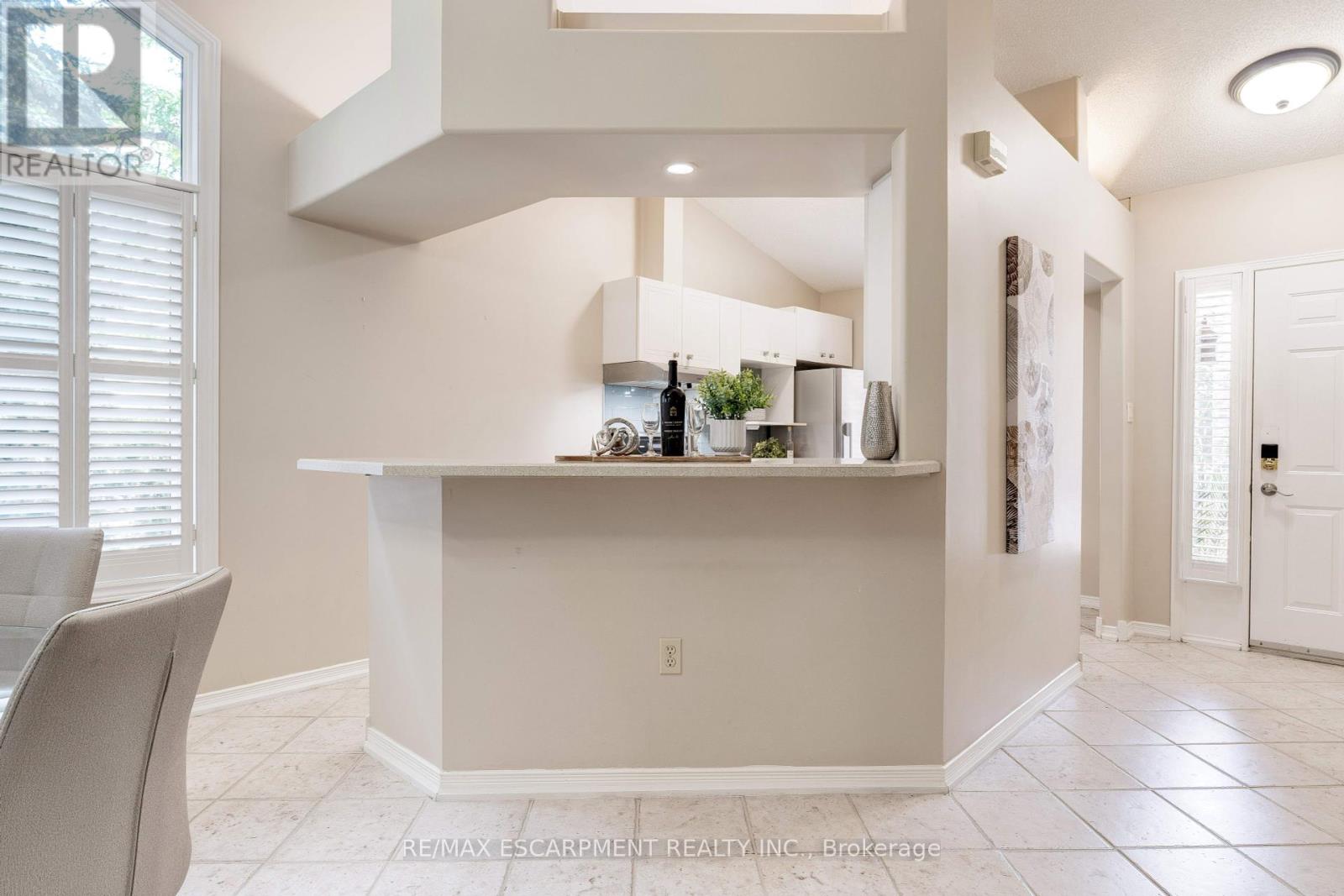 10 - 2774 King Street E, Hamilton, Ontario  L8G 1J4 - Photo 5 - X12409463