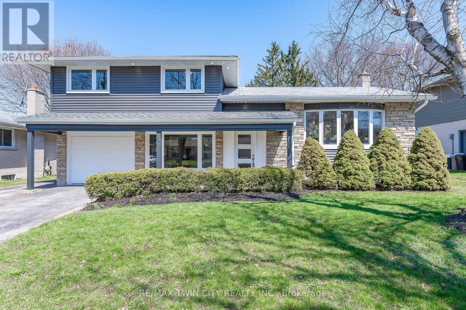34 BRADLEY DRIVE, Kitchener, Ontario
