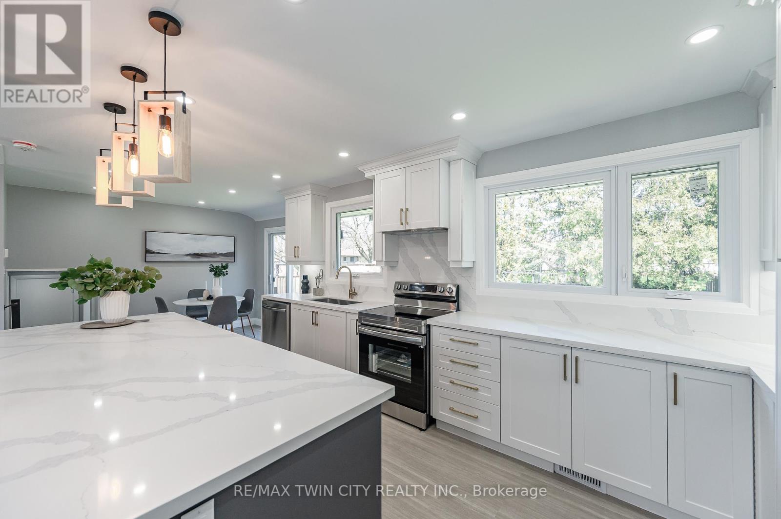 34 Bradley Drive, Kitchener, Ontario  N2A 1K4 - Photo 11 - X12409483