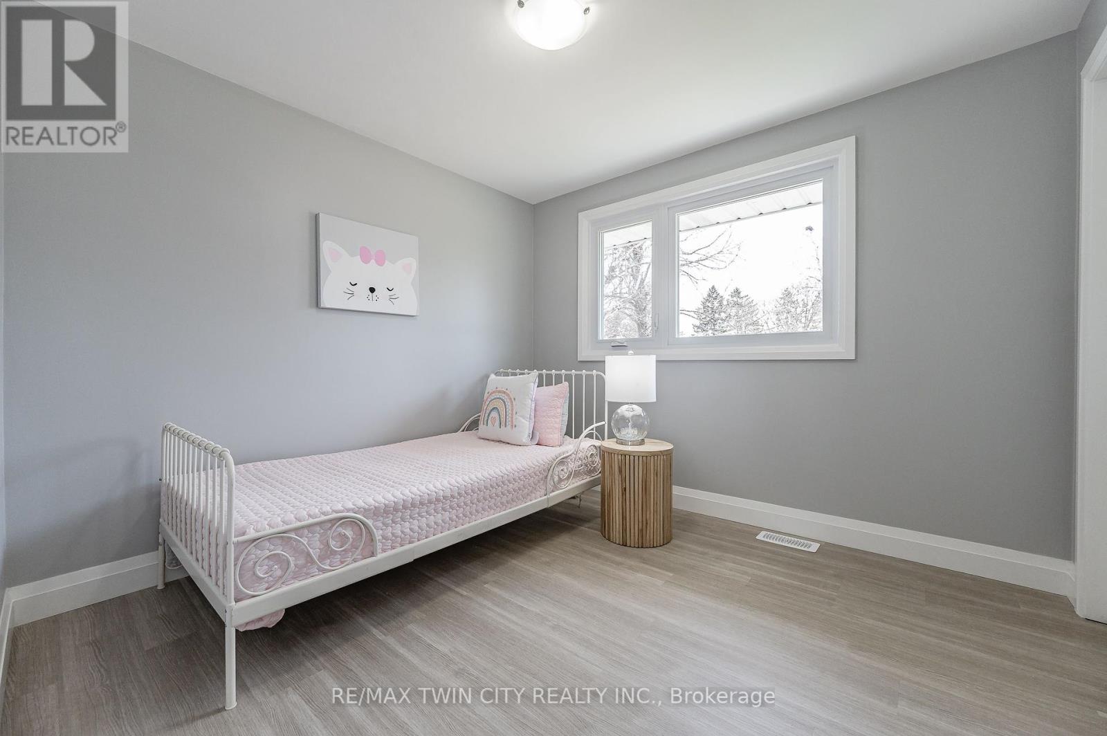 34 Bradley Drive, Kitchener, Ontario  N2A 1K4 - Photo 19 - X12409483