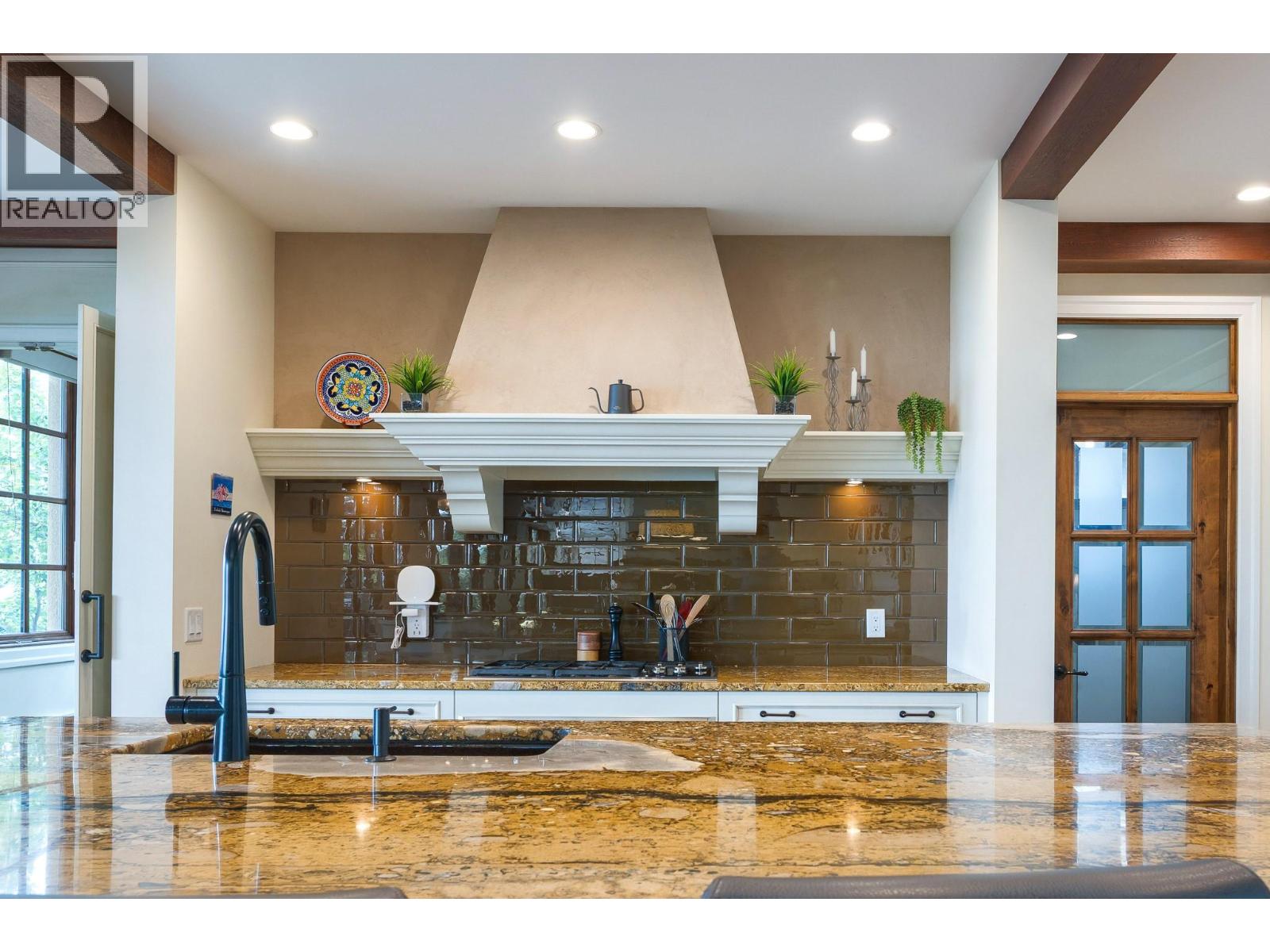 2457 Selkirk Drive, Kelowna, British Columbia  V1V 2R7 - Photo 36 - 10360814