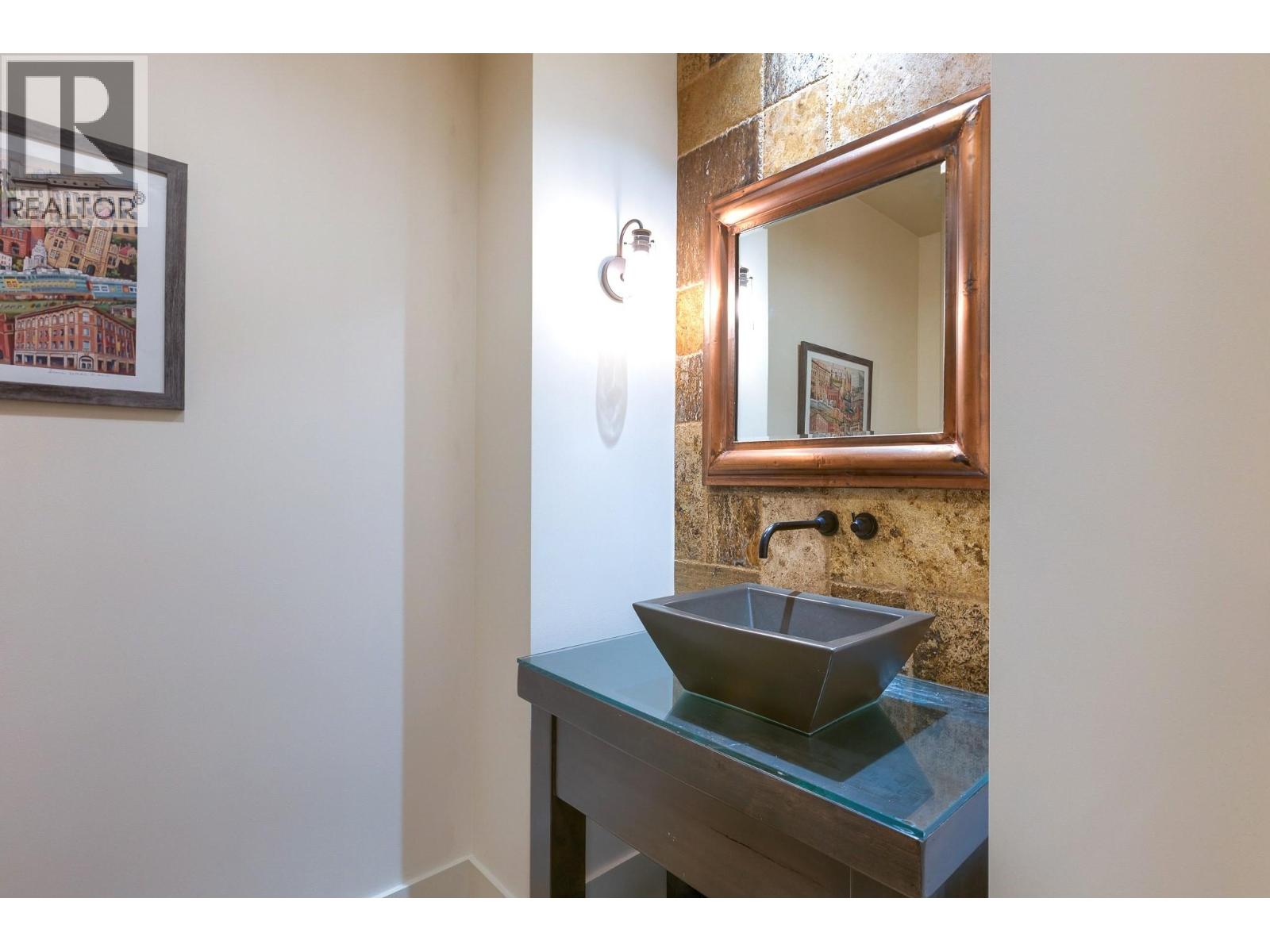 2457 Selkirk Drive, Kelowna, British Columbia  V1V 2R7 - Photo 38 - 10360814