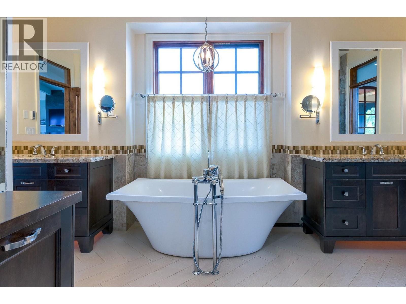 2457 Selkirk Drive, Kelowna, British Columbia  V1V 2R7 - Photo 43 - 10360814