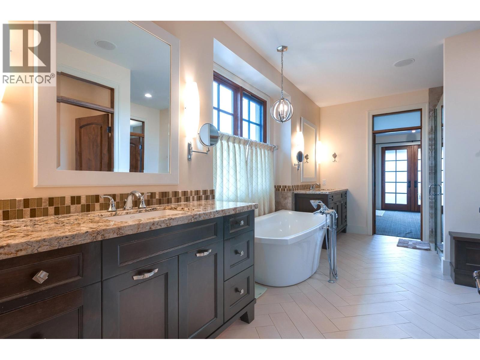 2457 Selkirk Drive, Kelowna, British Columbia  V1V 2R7 - Photo 44 - 10360814