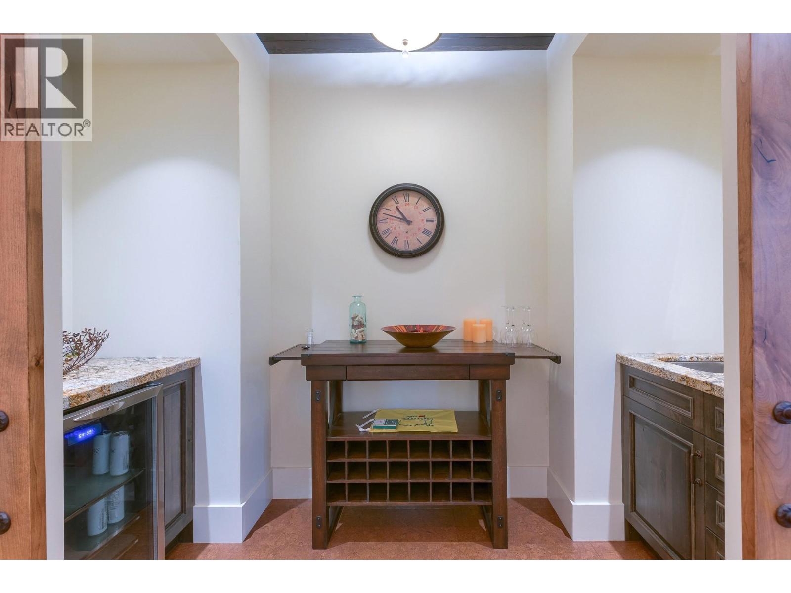 2457 Selkirk Drive, Kelowna, British Columbia  V1V 2R7 - Photo 49 - 10360814