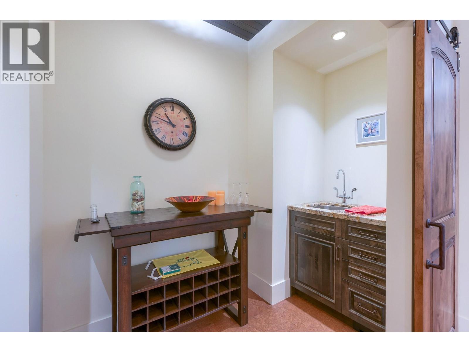 2457 Selkirk Drive, Kelowna, British Columbia  V1V 2R7 - Photo 50 - 10360814