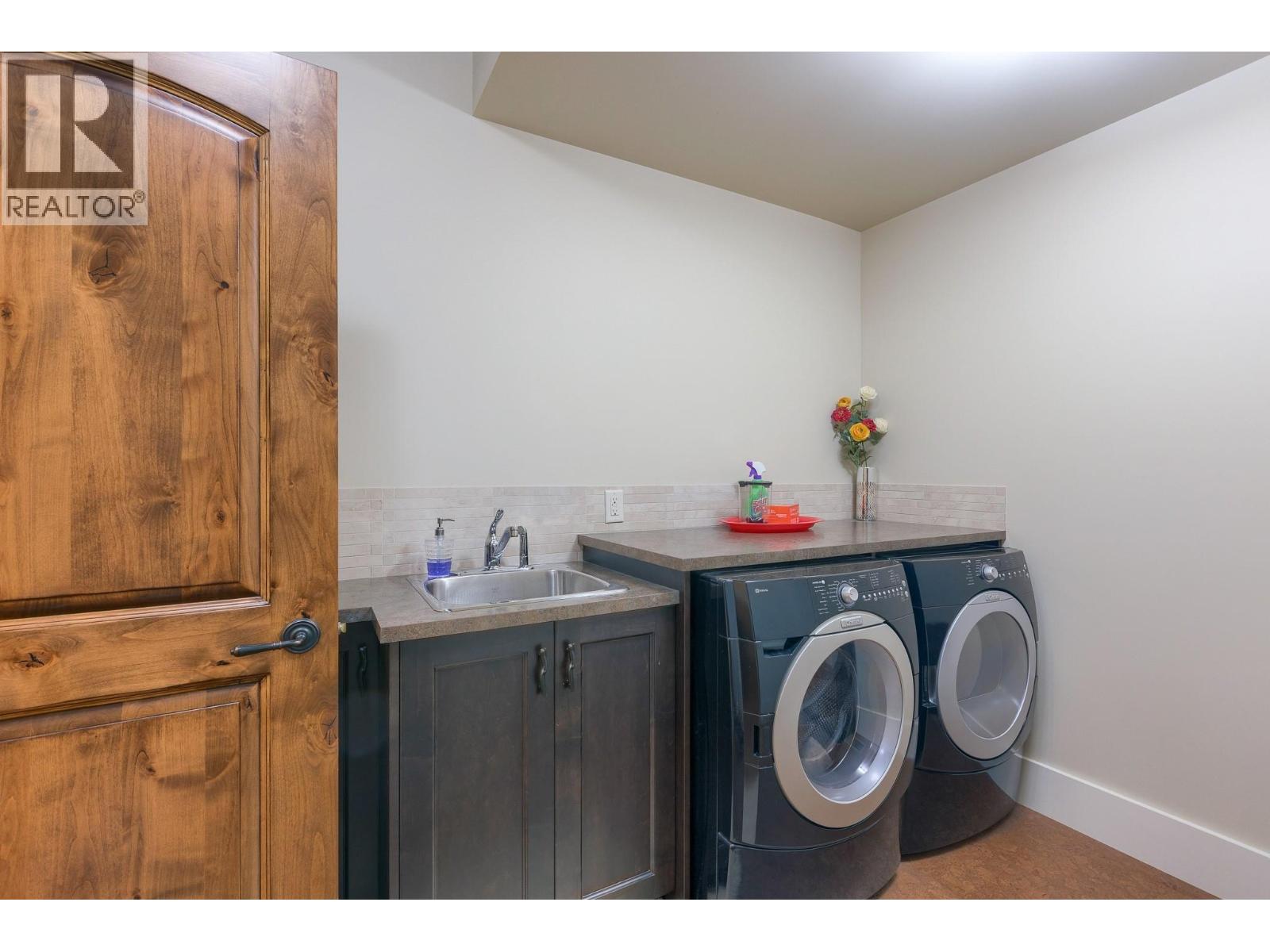 2457 Selkirk Drive, Kelowna, British Columbia  V1V 2R7 - Photo 57 - 10360814