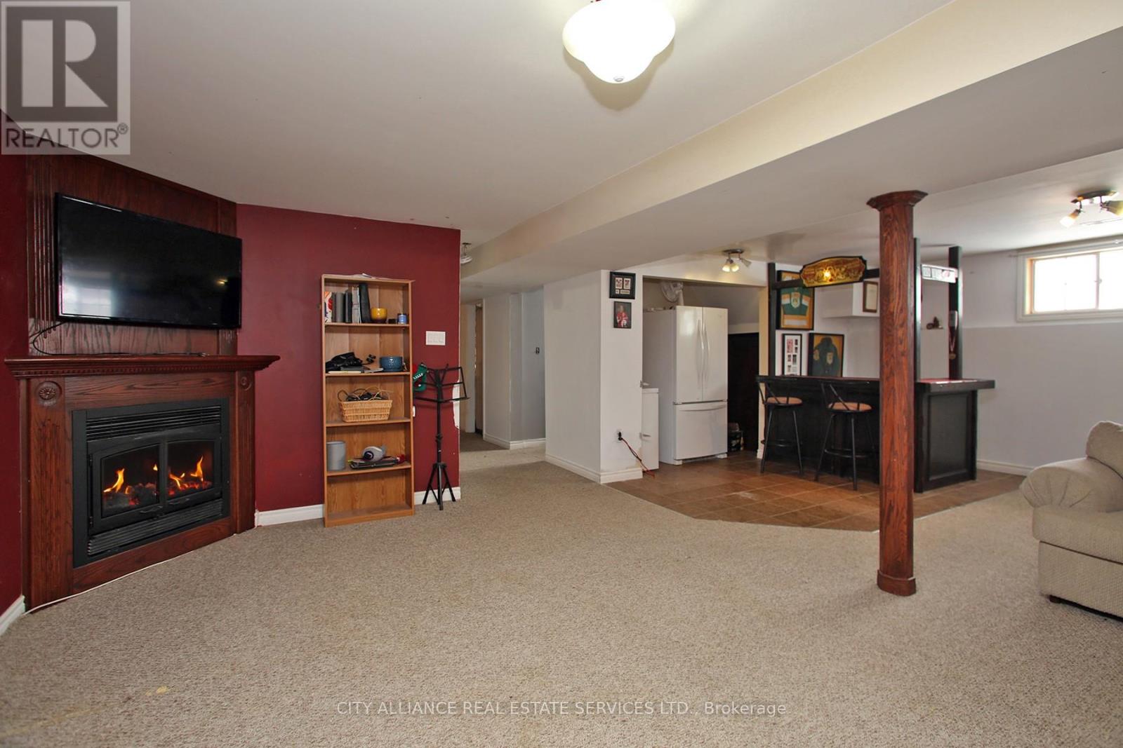 28 Joel Avenue, Georgina, Ontario  L0E 1S0 - Photo 24 - N12409610