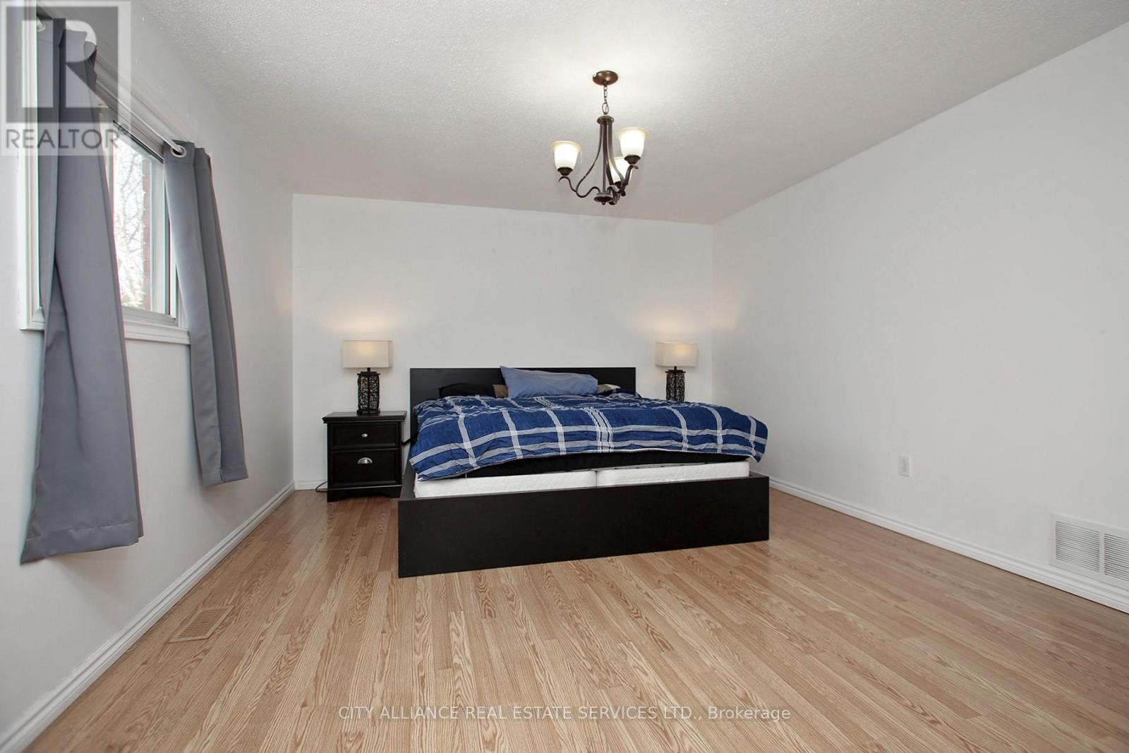 28 Joel Avenue, Georgina, Ontario  L0E 1S0 - Photo 31 - N12409610