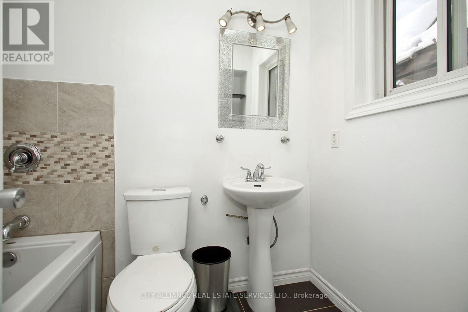 28 Joel Avenue, Georgina, Ontario  L0E 1S0 - Photo 33 - N12409610