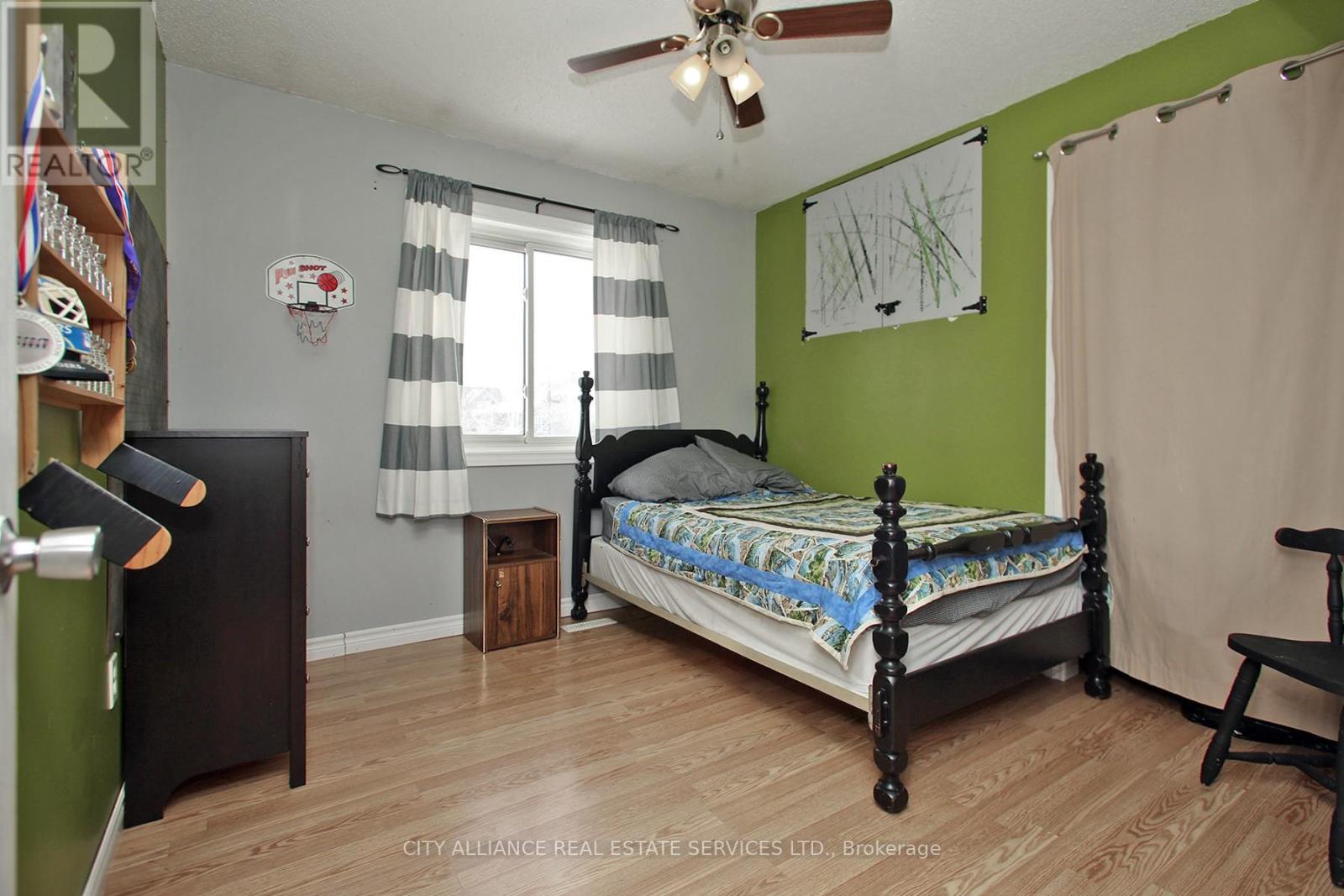28 Joel Avenue, Georgina, Ontario  L0E 1S0 - Photo 5 - N12409610