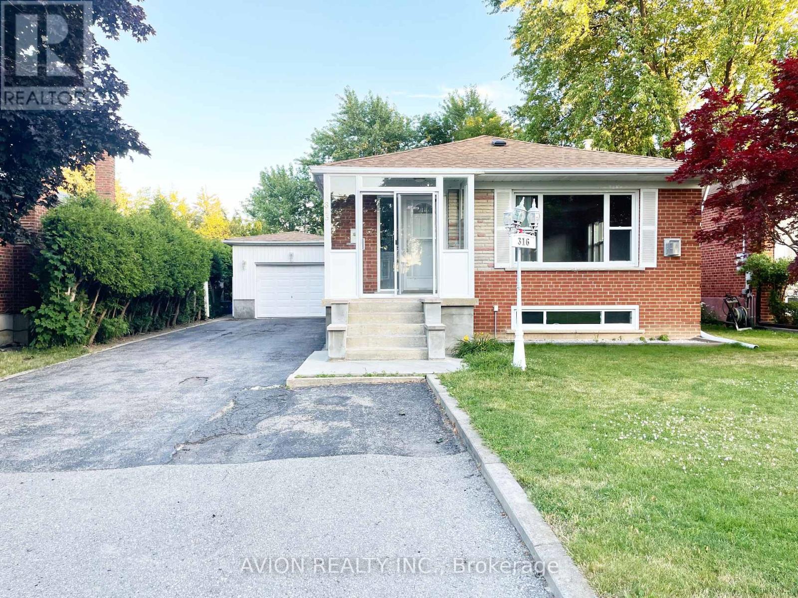 Upper - 316 Gells Road, Richmond Hill, Ontario  L4C 3A6 - Photo 16 - N12409661