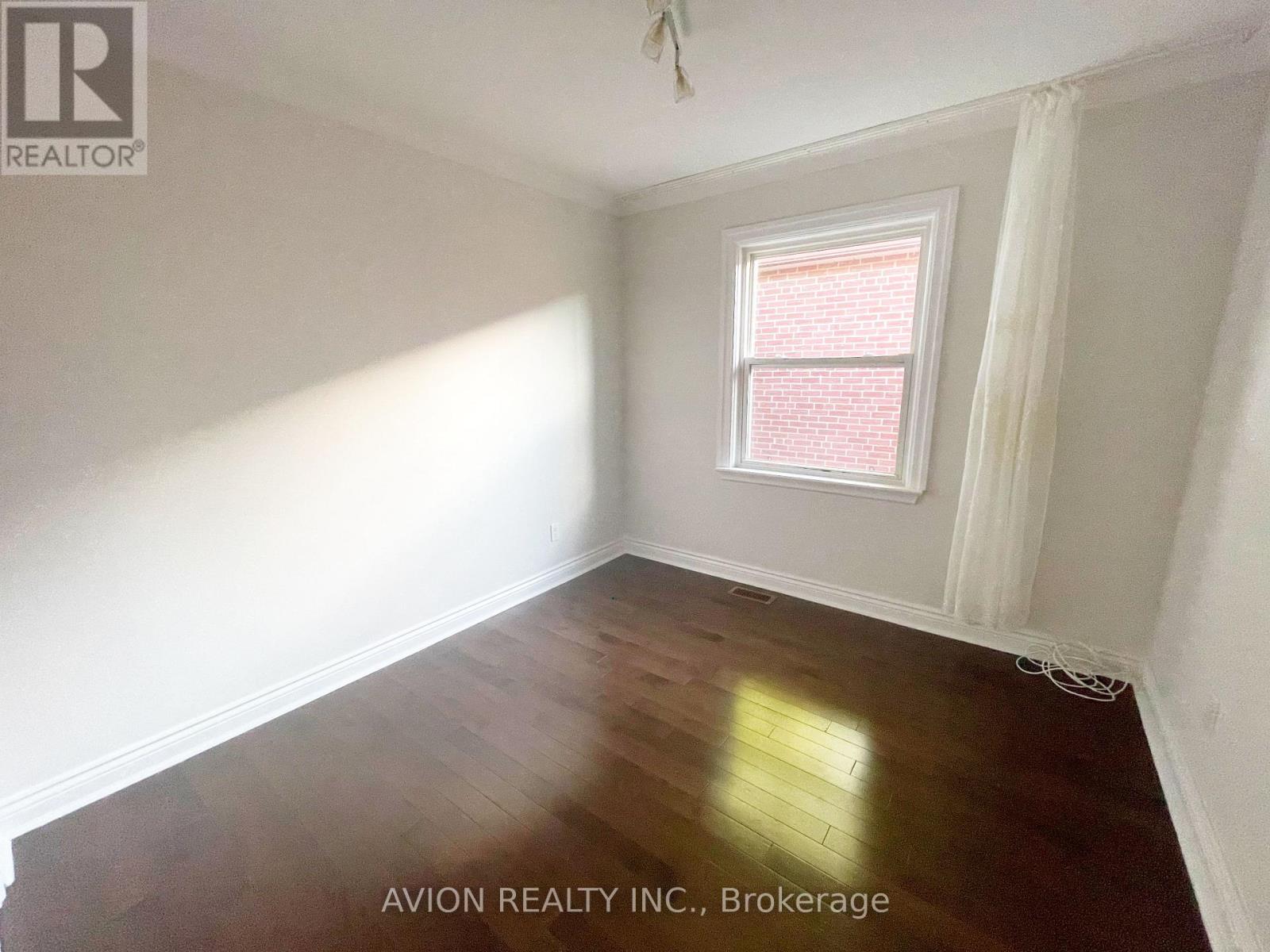 Upper - 316 Gells Road, Richmond Hill, Ontario  L4C 3A6 - Photo 4 - N12409661