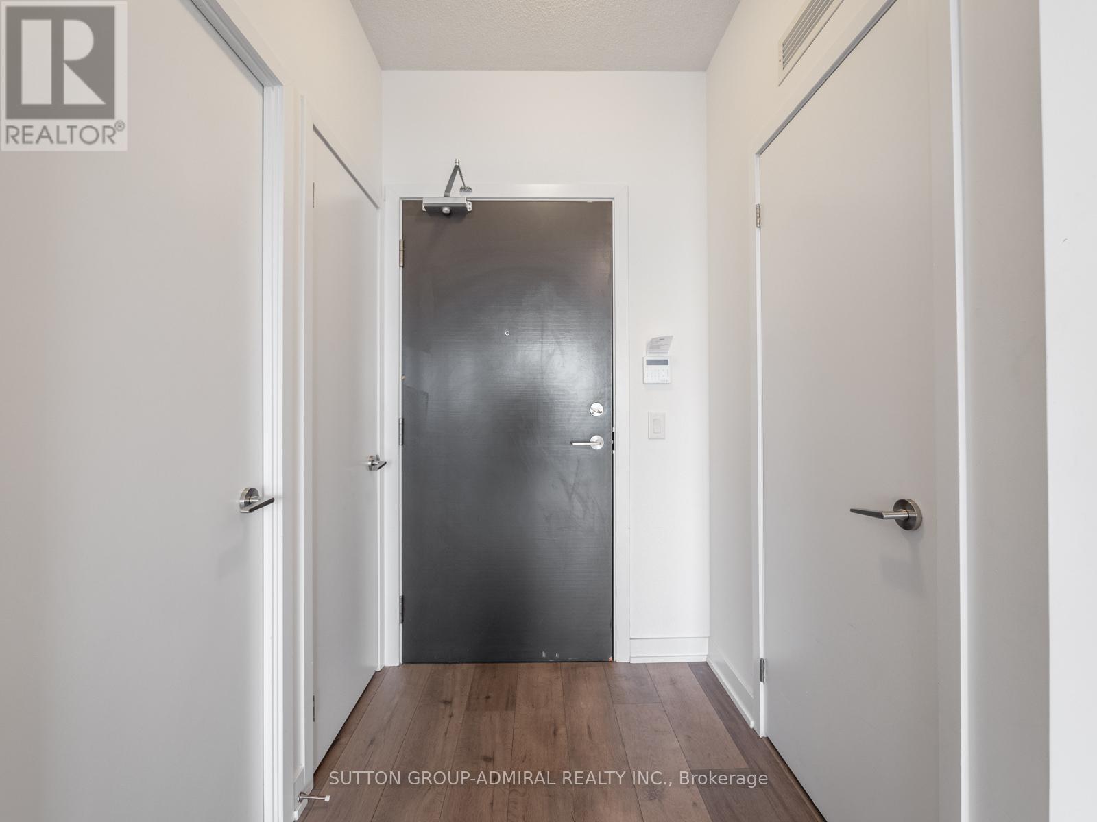 1607 - 10 Honeycrisp Crescent, Vaughan, Ontario  L4K 0M7 - Photo 7 - N12409711