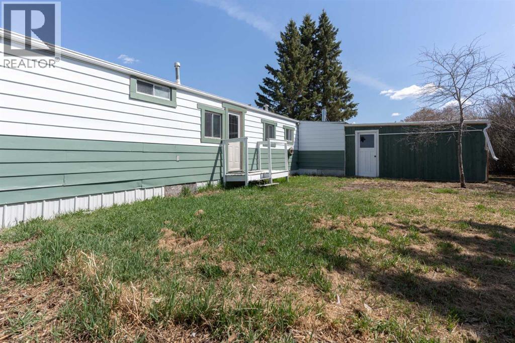 315 & 317 Macrae Street, Bawlf, Alberta  T0B 0J0 - Photo 22 - A2215882