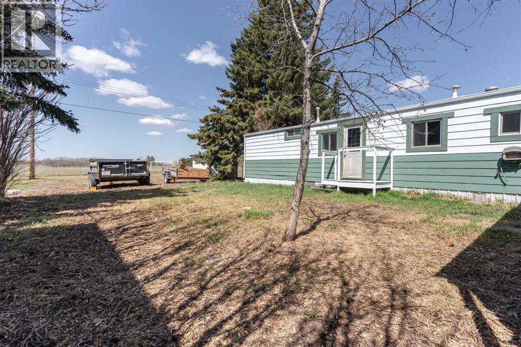 315 & 317 Macrae Street, Bawlf, Alberta  T0B 0J0 - Photo 20 - A2215882