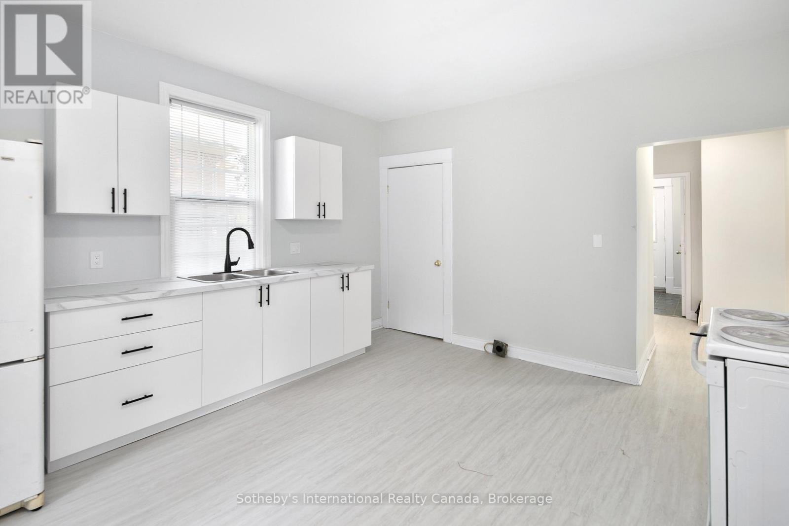 104 Sykes Street S, Meaford, Ontario  N4L 1W9 - Photo 10 - X12409801