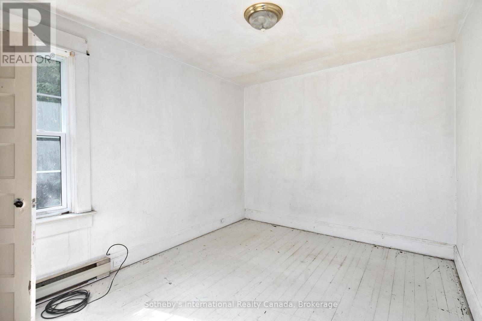 104 Sykes Street S, Meaford, Ontario  N4L 1W9 - Photo 16 - X12409801