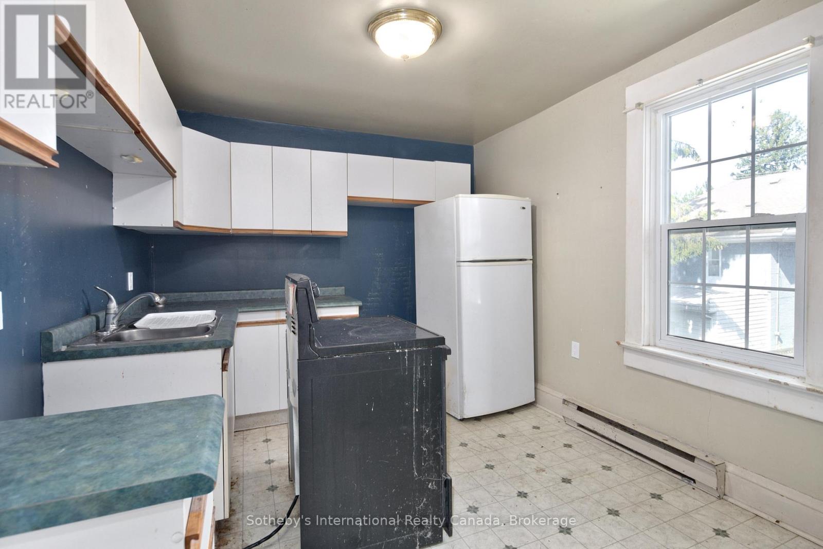 104 Sykes Street S, Meaford, Ontario  N4L 1W9 - Photo 18 - X12409801