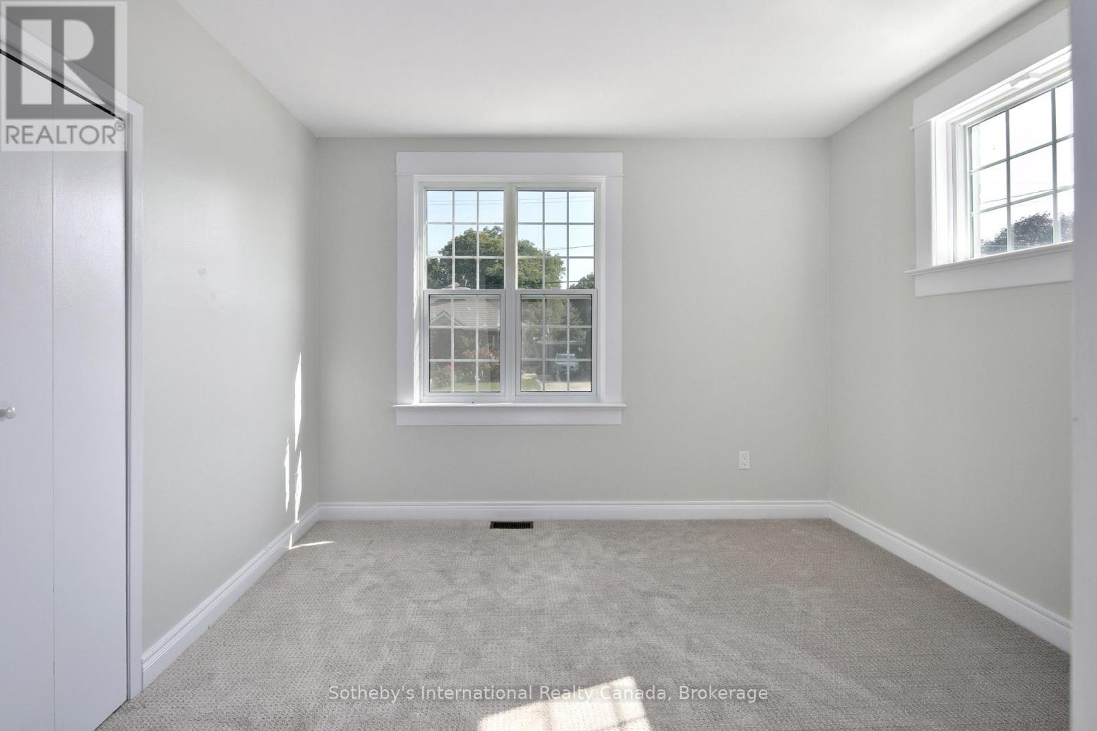 104 Sykes Street S, Meaford, Ontario  N4L 1W9 - Photo 5 - X12409801