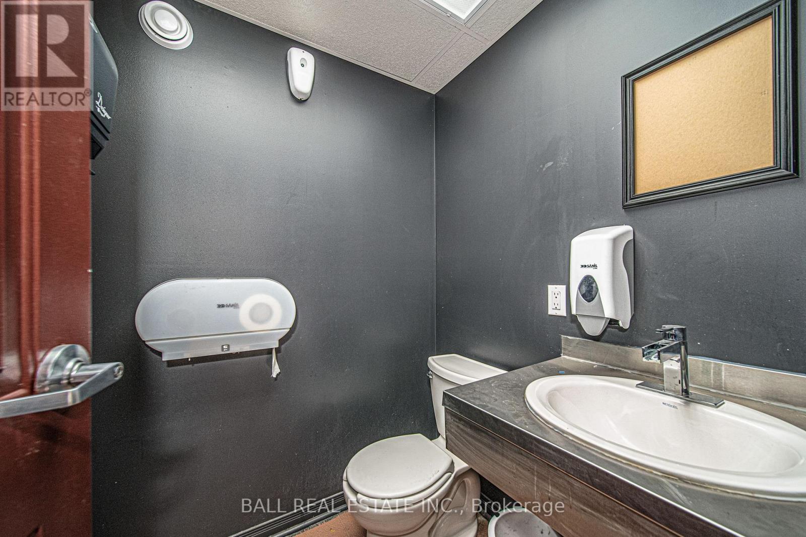 212 Highland Street, Dysart Et Al, Ontario  K0M 1S0 - Photo 23 - X12409755